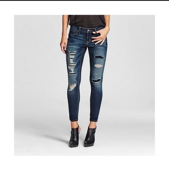 Mid-rise jeggings with rips