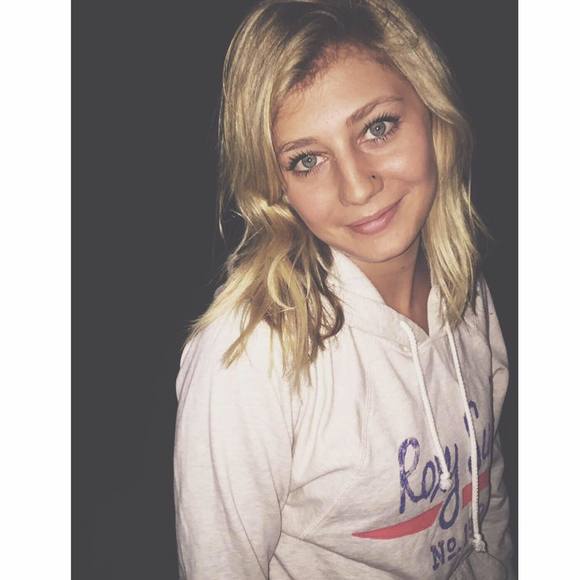 Meet your Posher, Paige - Picture 1 of 1