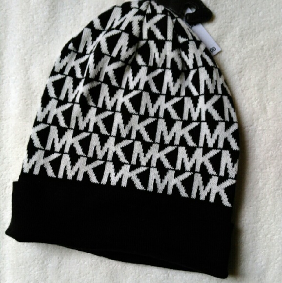 SHORT TIME ONLY SALE! NWT. MK Winter Hat