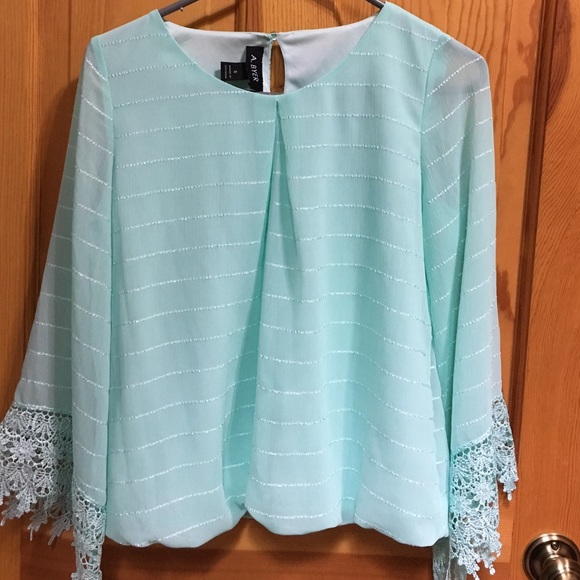 Women's dress shirt