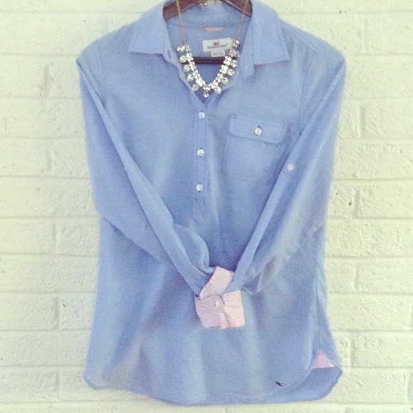 Vineyard Vines chambray button down/pop over