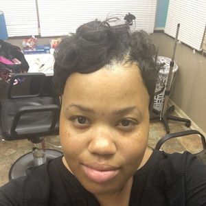 Meet your Posher, Ebony