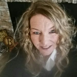 Meet your Posher, Angie