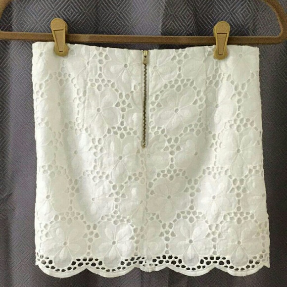SOLD White lilly skirt - Picture 2 of 2