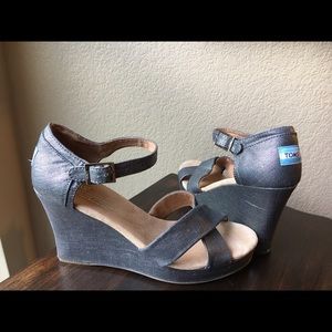 TOMS cute silver wedges! New!