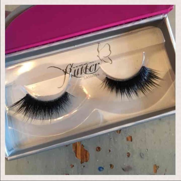 BN Flutter Lashes in KIM FREESHIP