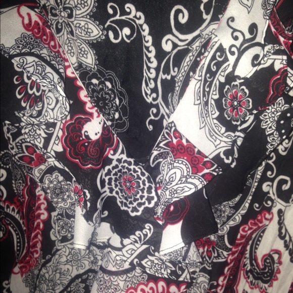 Fancy bell sleeved shirt size 3x Like new HOT🔥 - Picture 2 of 3