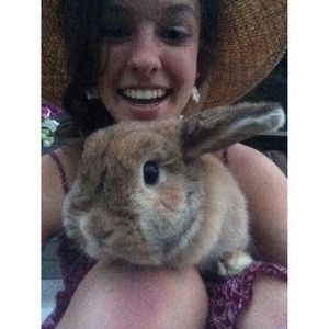 Meet your Posher, Emily