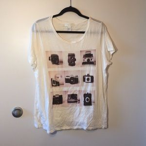 Camera print graphic tshirt size XL Forever 21