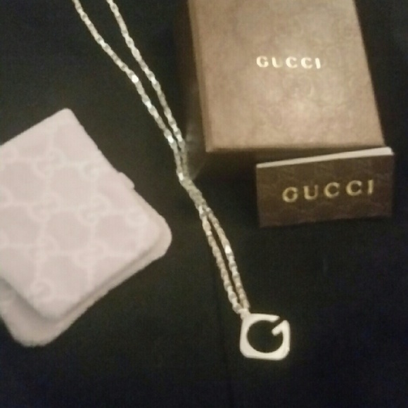New authentic GUCCI necklace