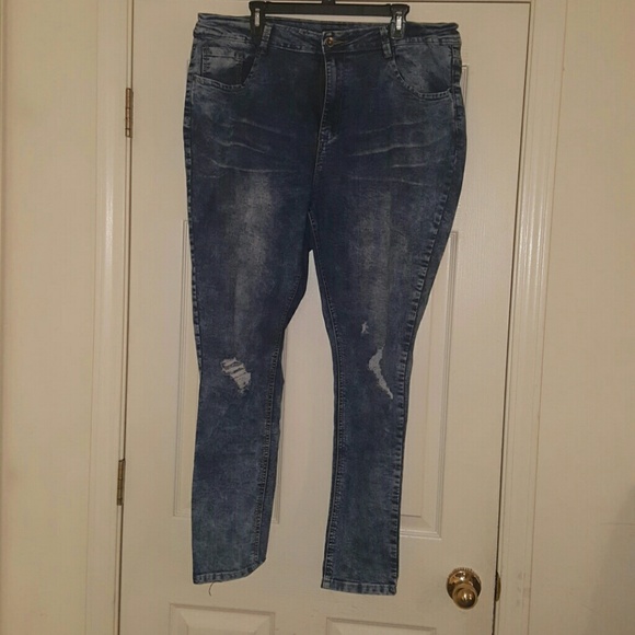 High waist distressed jeans