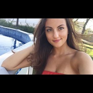 Meet your Posher, Nicole