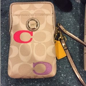 brand new coach mini wristlet💗