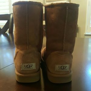 UGG Classic short UGG Size 7 Chestnut