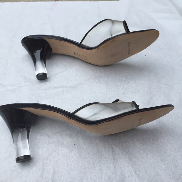 Iconic Manolo Blahnik Cinderella Slide Sandals - Picture 2 of 4