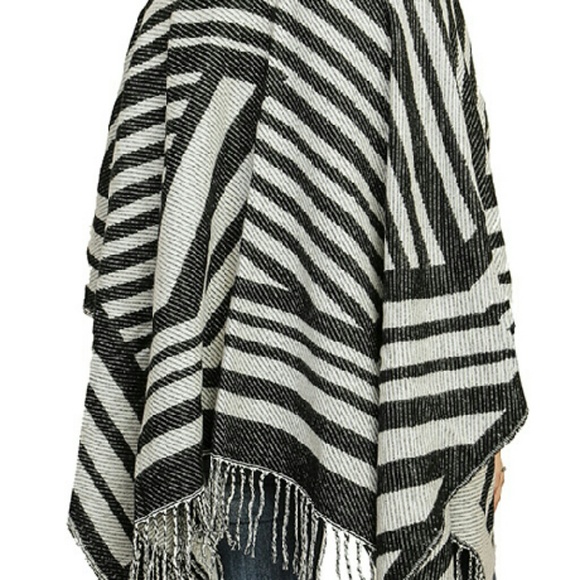 Mixed stripe pattern fringed poncho