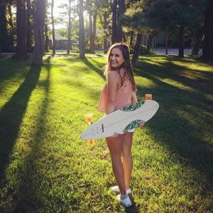 Meet your Posher, Xhiljola