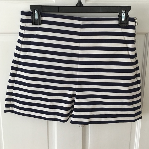 Zara high waisted navy/white striped short