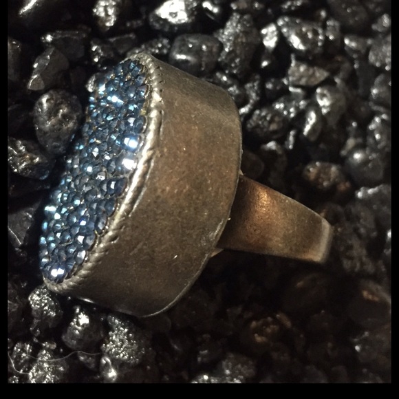 REBEL DESIGNS PILLBOX RING - Picture 2 of 4