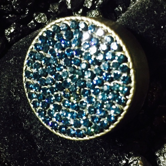 REBEL DESIGNS PILLBOX RING - Picture 3 of 4