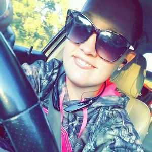 Meet your Posher, Ashley