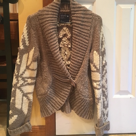 American Eagle sweater - Picture 2 of 3