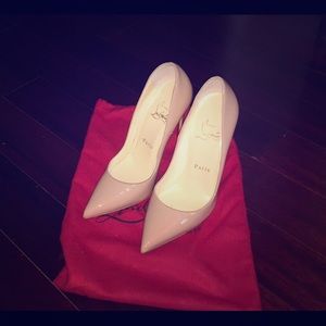 Christian Louboutin Nude pumps