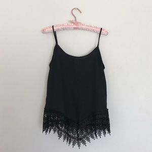 ⚫️Black tank with lace trim⚫️