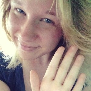 Meet your Posher, Claire