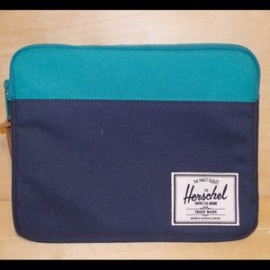Herschel IPad Bag