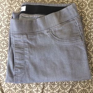 🆕Old Navy Grey Jeggings🆕