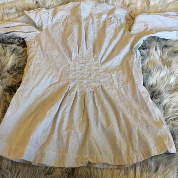 Ruffled button up - Picture 2 of 4