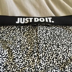 NIKE 📓Composition Notebook Pattern Leggings