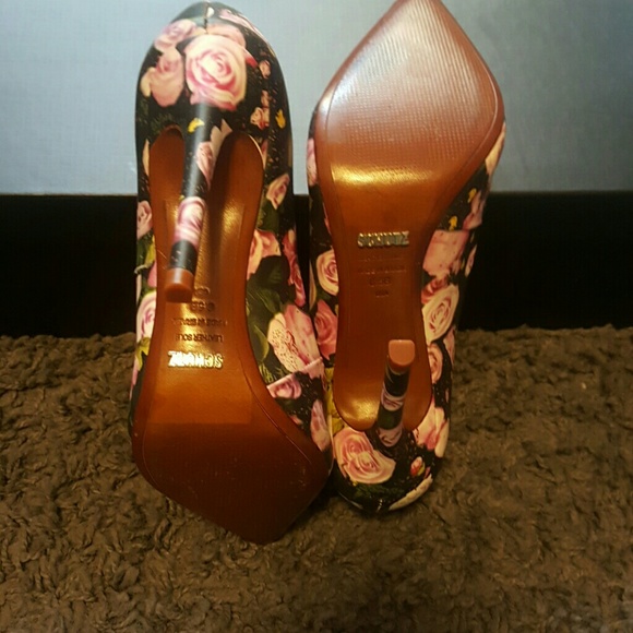 Shoes - Picture 2 of 4