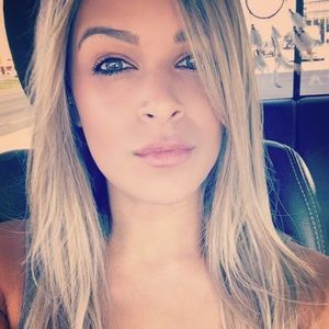 Meet your Posher, Sabrina