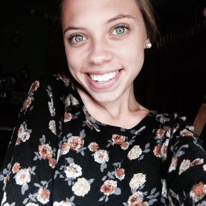 Meet your Posher, Makayla