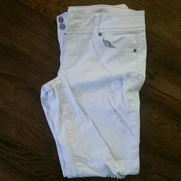 White AE distressed jeans NWOT