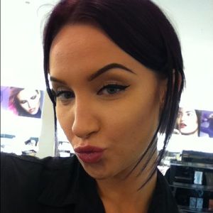 Meet your Posher, Tania