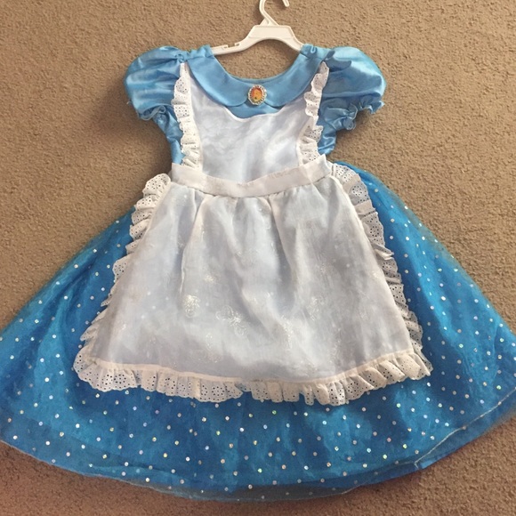 Alice in Wonderland Halloween costume