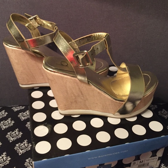 Gold Wedges