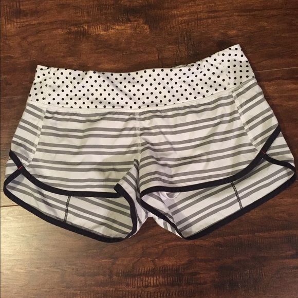 Lululemon speed short size 6 2way - Picture 1 of 2