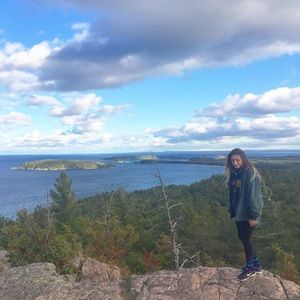 Meet your Posher, Nicole