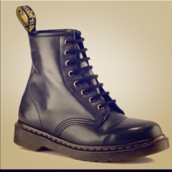 Women's Doc Martens 1460