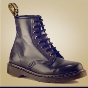 Women's Doc Martens 1460