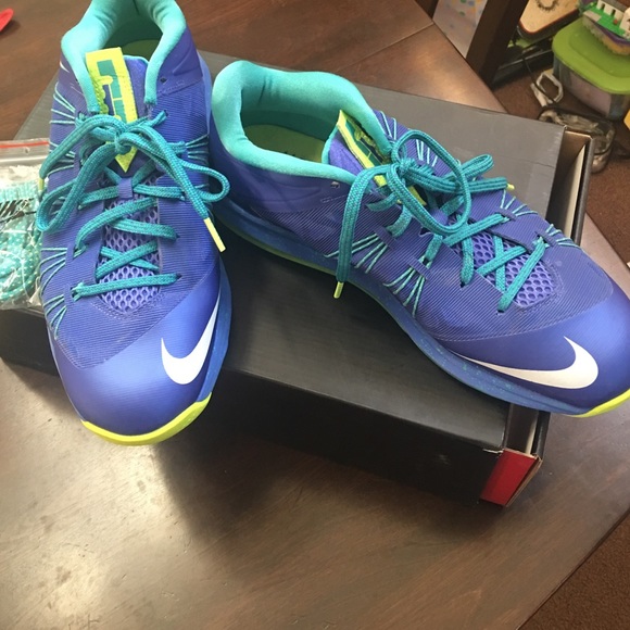 Nike Air Max Lebron X Low size 10 Men's shoe