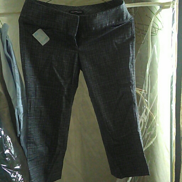Black and white capris