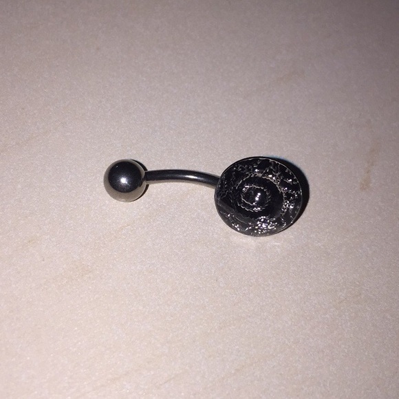 BELLY BUTTON PIERCINGS - Picture 4 of 4