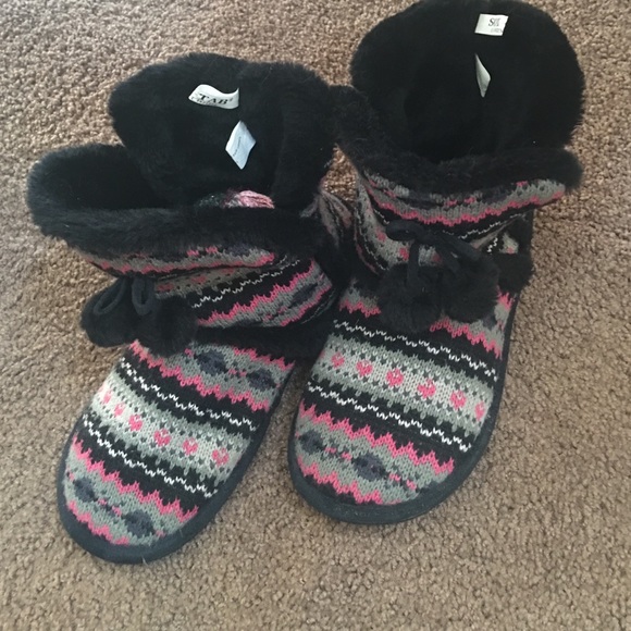 Sox-Tab size 8 Boot with hard rubber bottom.