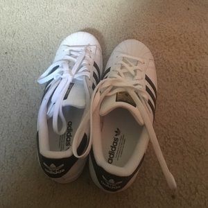 AUTHENTIC ADIDAS SUPERSTARS