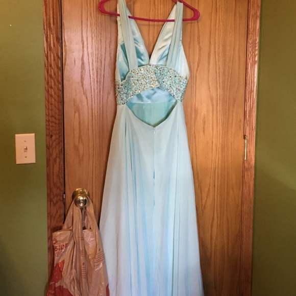 Dress - Picture 2 of 4